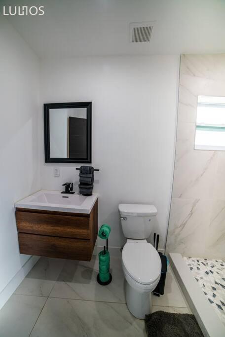 Entertainment Elegance - Miami Villa L33 Tamiami Exterior photo