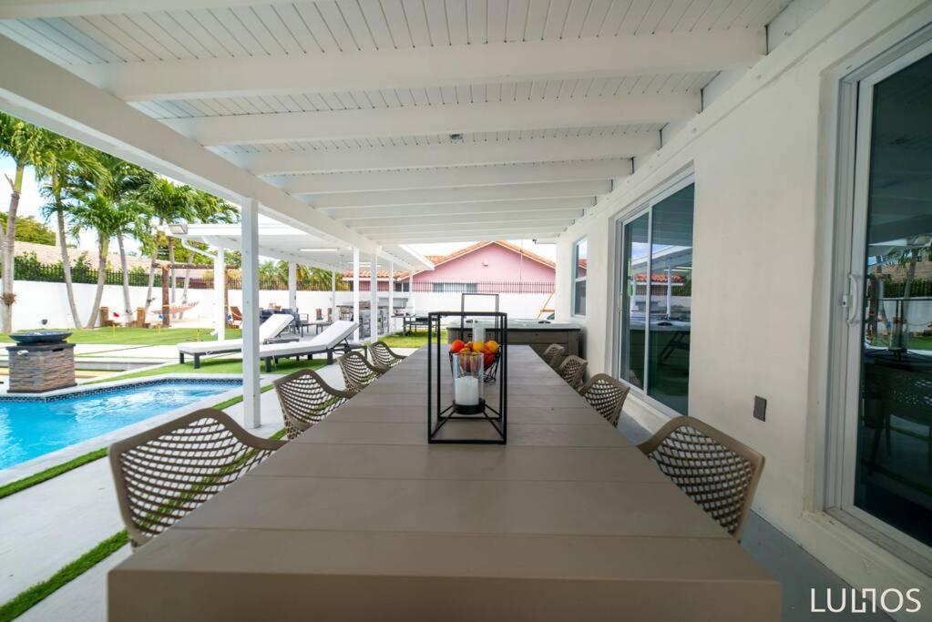 Entertainment Elegance - Miami Villa L33 Tamiami Exterior photo