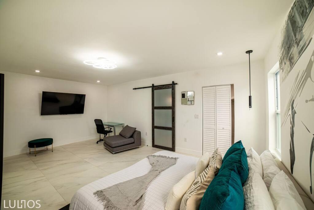 Entertainment Elegance - Miami Villa L33 Tamiami Exterior photo