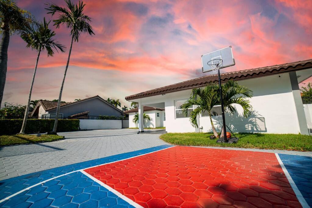 Entertainment Elegance - Miami Villa L33 Tamiami Exterior photo